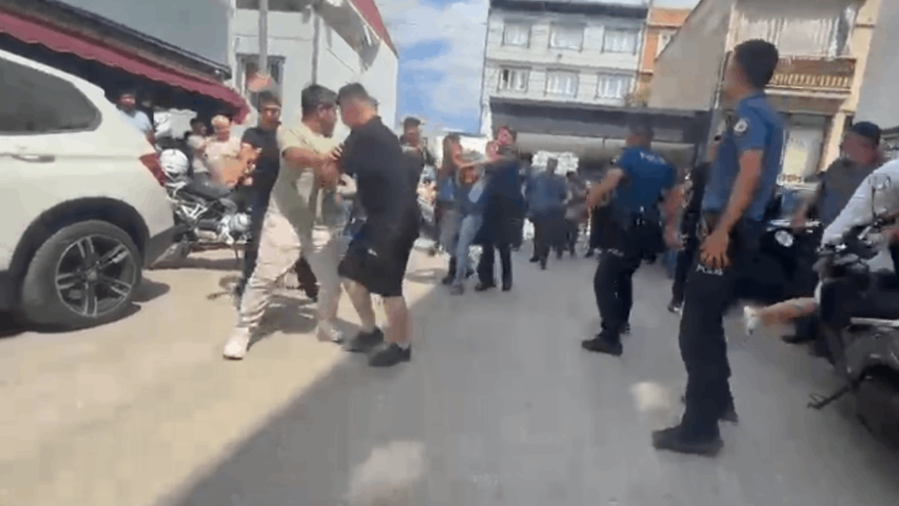Bursa'da iki aile arasında bıçaklar konuştu: Çok sayıda kişi yaralandı
