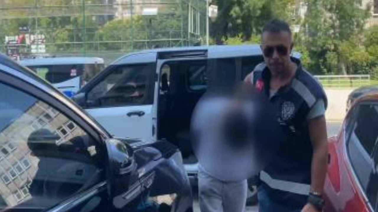 Cani sevgili eziyeti: Kollarını sıcak yemek kepçesiyle yaktı