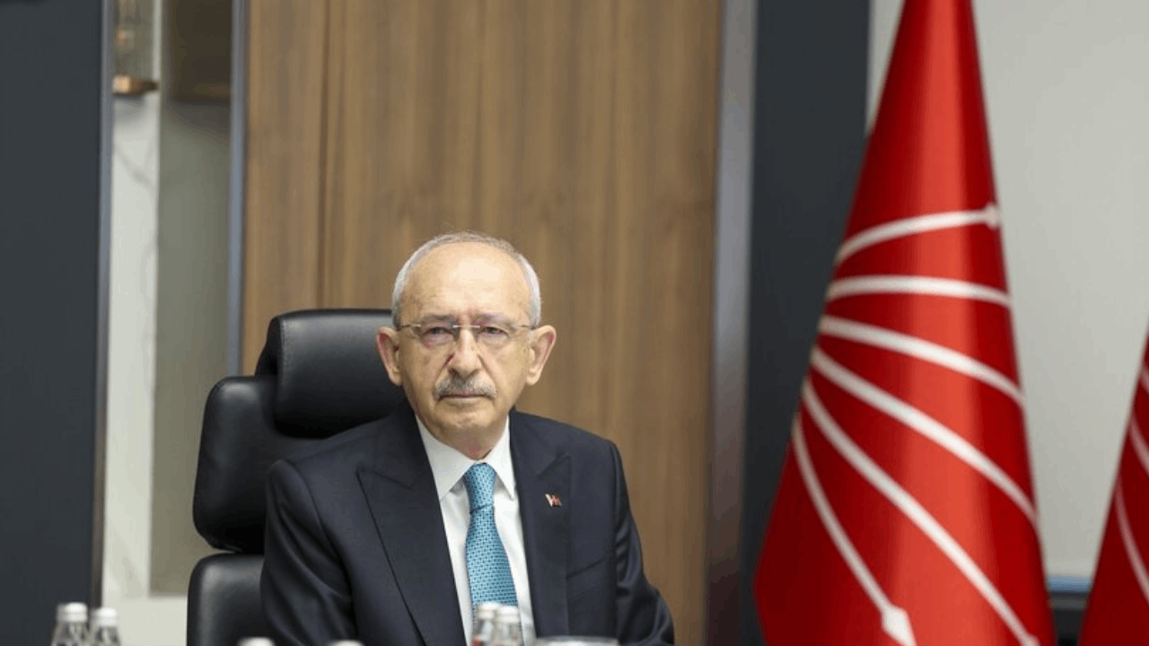 CHP'deki yönetim değişikliği sonrası Edirne merkez ve ilçelerindeki tüm CHP'li belediye başkanları partilerinden istifa etti.