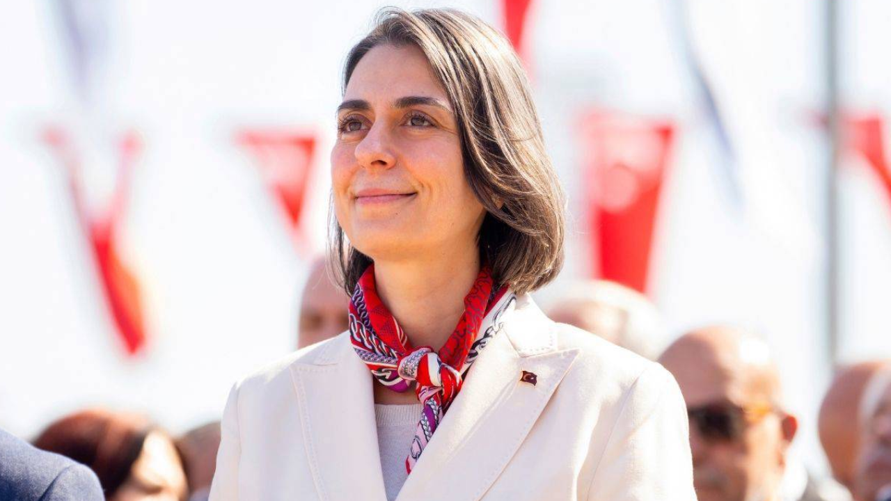 Üsküdar Belediye Başkanı Sinem Dedetaş'ın yerine başkanvekili seçiliyor