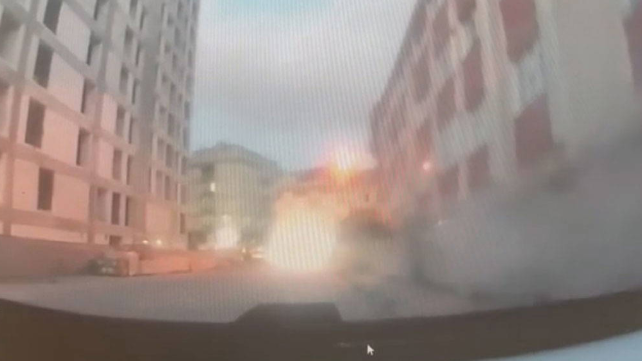 Bahçelievler'de 4 katlı bina saniyeler içinde çöktü: O anlar kamerada