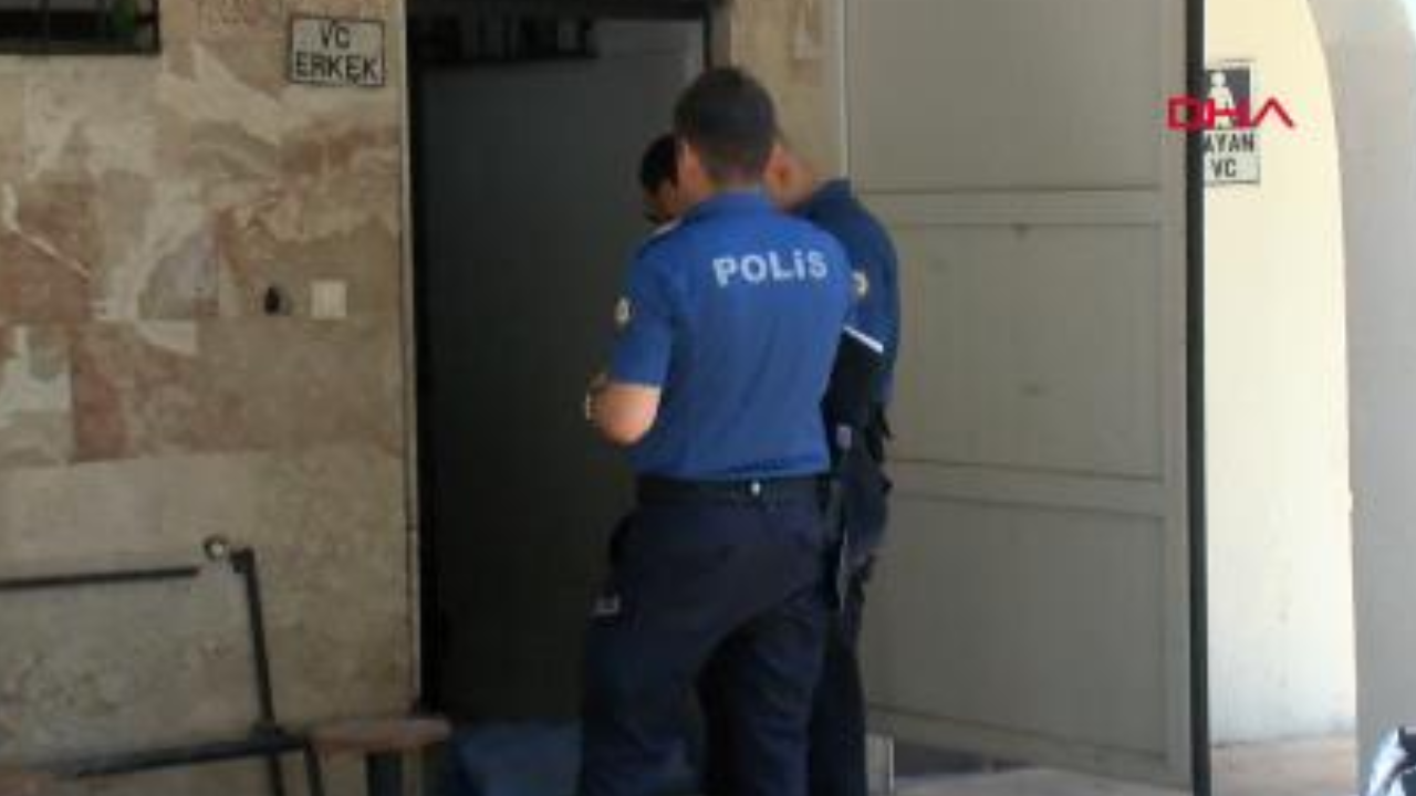 Cami tuvaletinde ceset bulundu