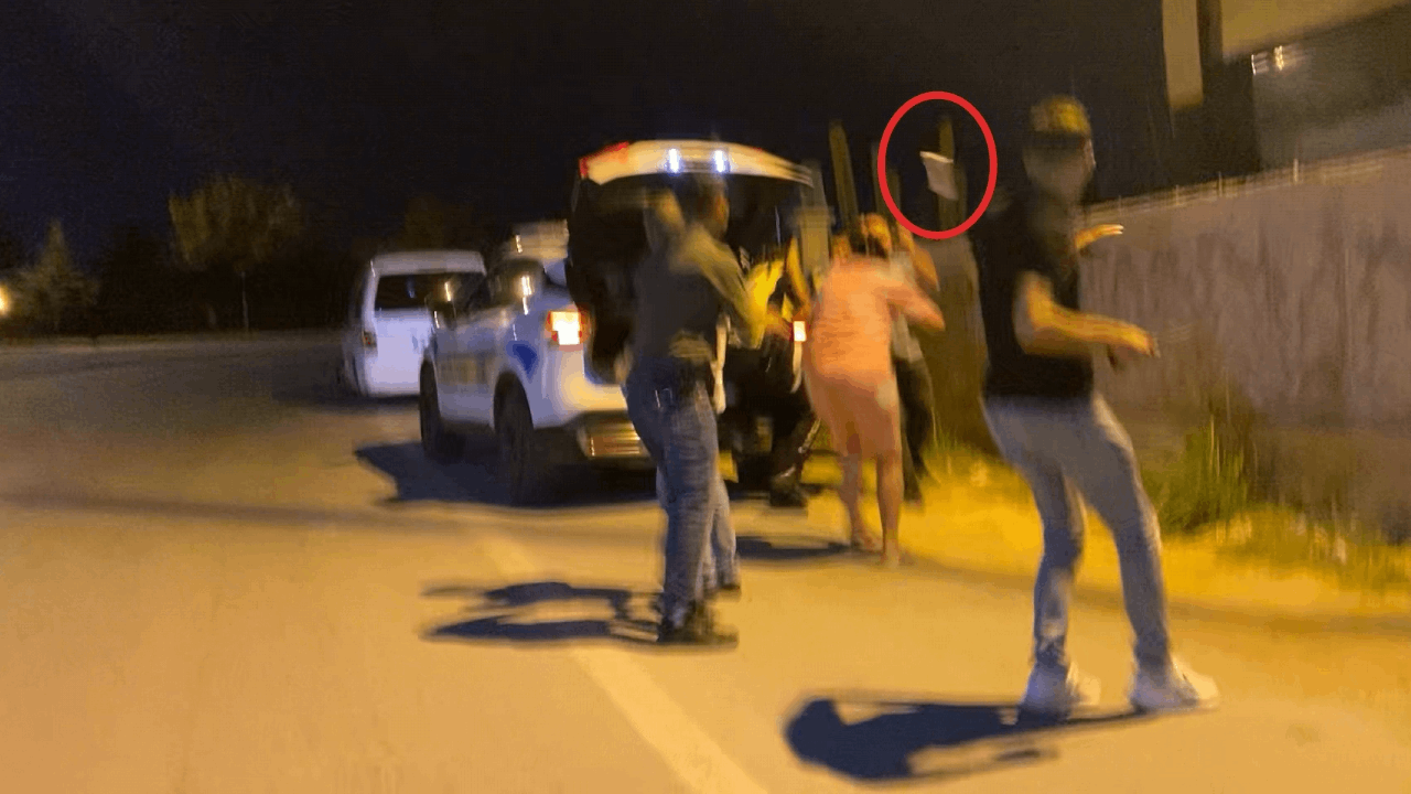 Üçüncü kez alkollü yakalandı, cezayı duyunca çıldırdı: Gazetecilere mermerli saldırı!