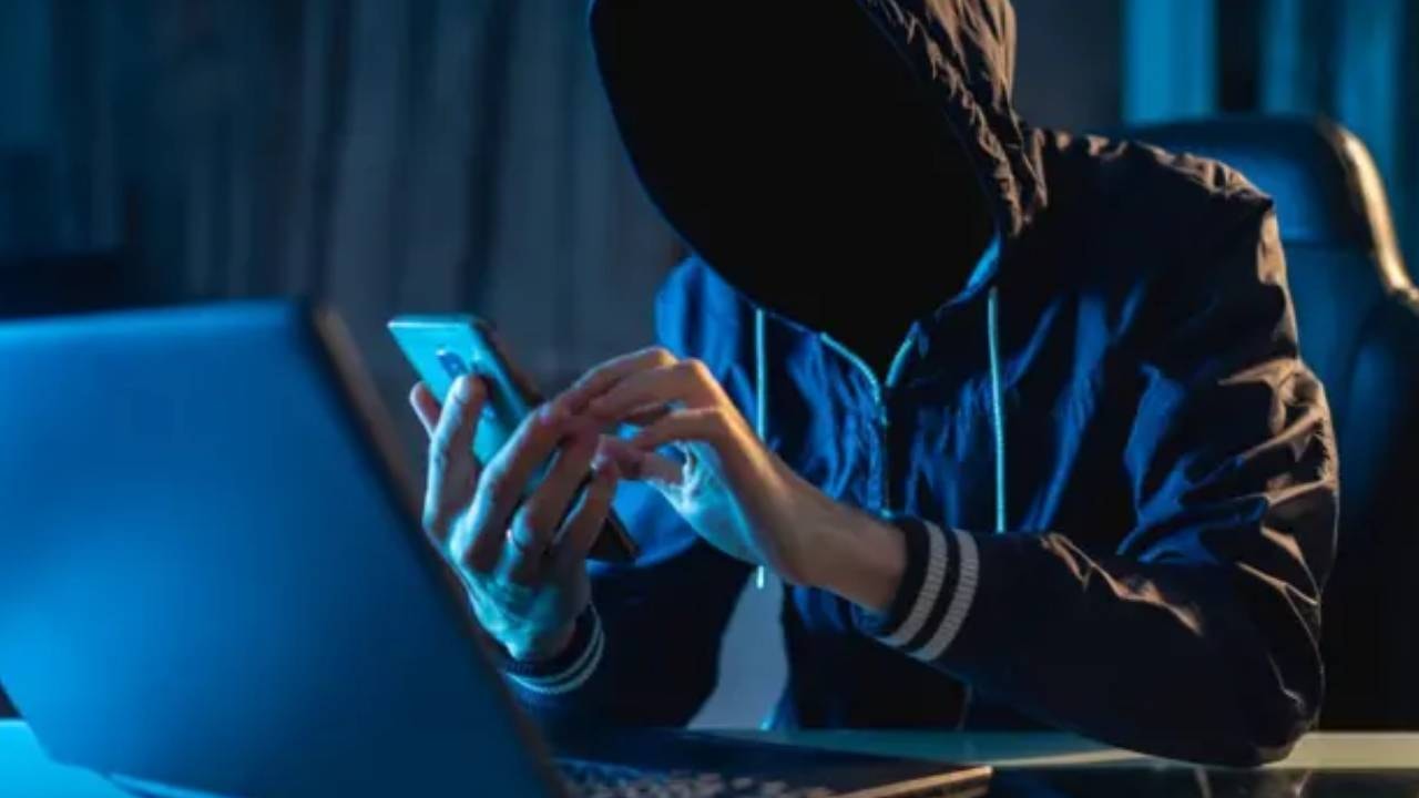 Vergi sisteminden yüz binlerce kişinin bilgileri çalındı
