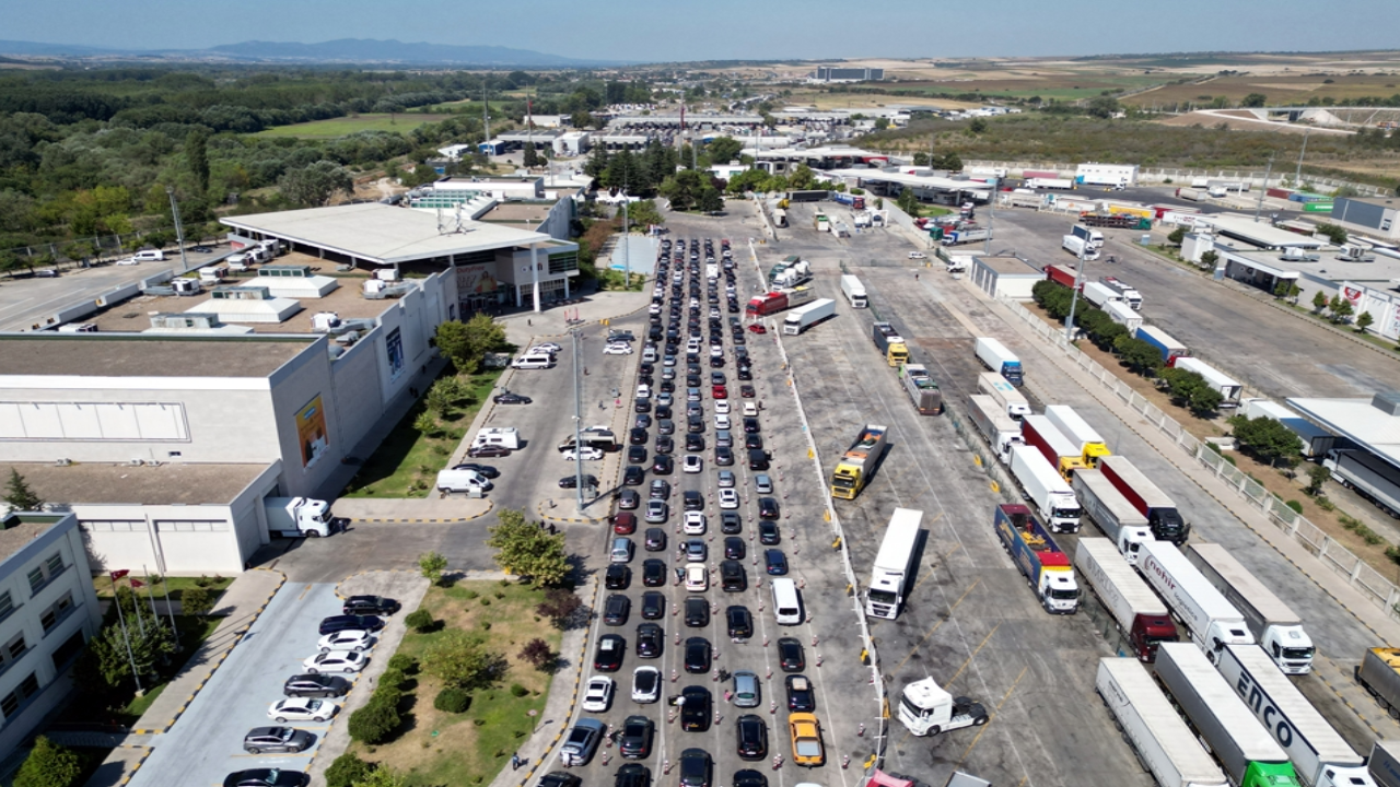 Kapıkule’de gurbetçilerin dönüş yoğunluğu