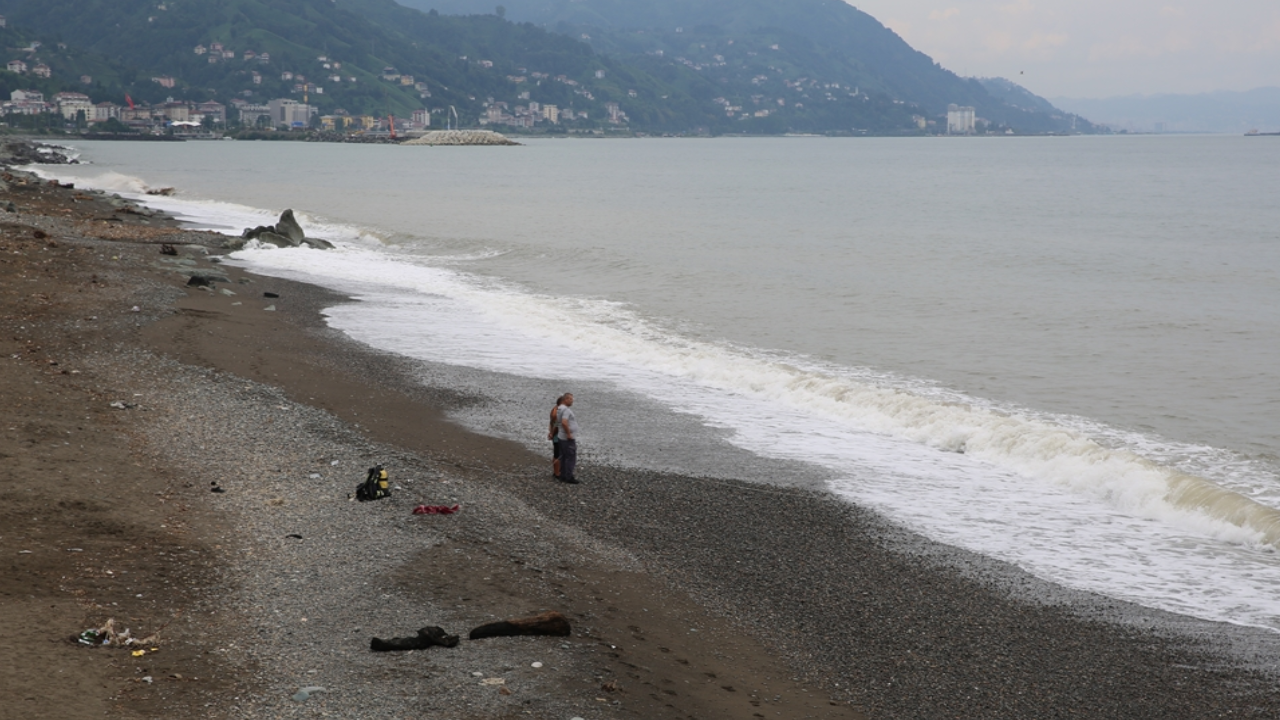 Rize'de denizde kaybolan çocuğu arama çalışmalarında 2'nci gün