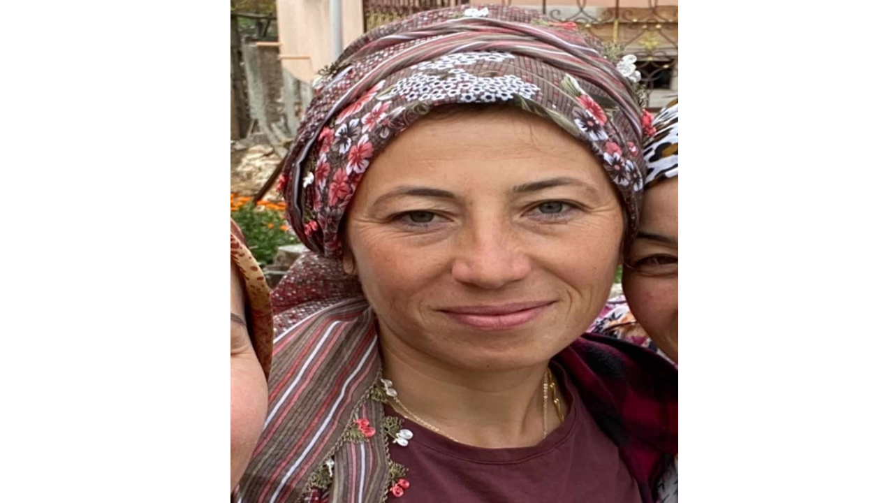 Hayvanları otlatmaya götüren 3 çocuk annesi kayboldu