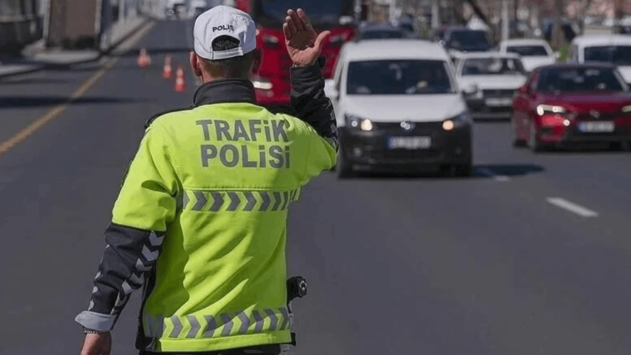 İstanbullular trafiğe çıkarken dikkat! Bu yollar kapatıldı