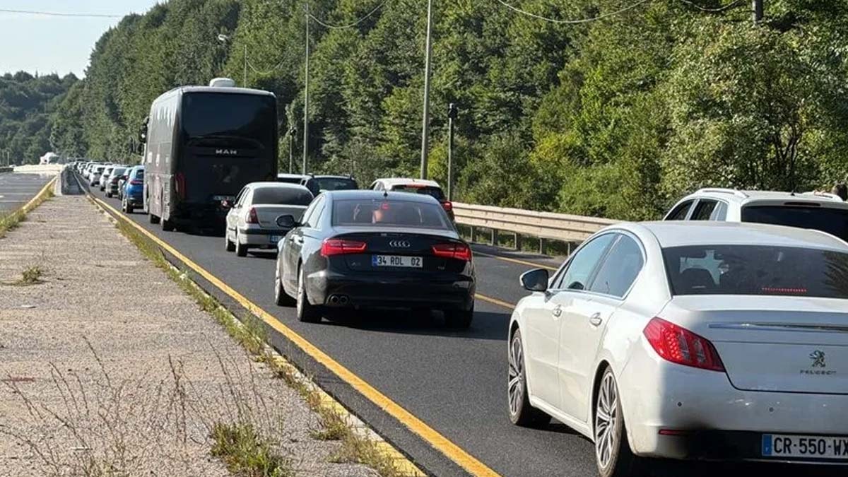 Yollarda çalışma alarmı: Birçok güzergahta trafik tek şeride düştü