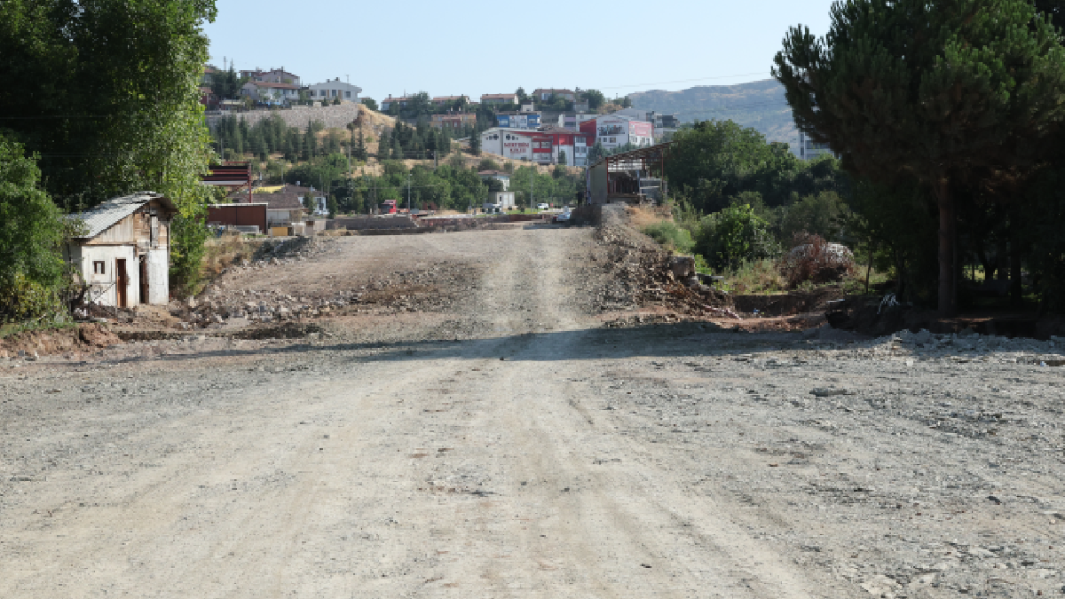İki bölgeyi birbirine bağlayacak: 1,4 kilometrelik yeni yol hizmete giriyor