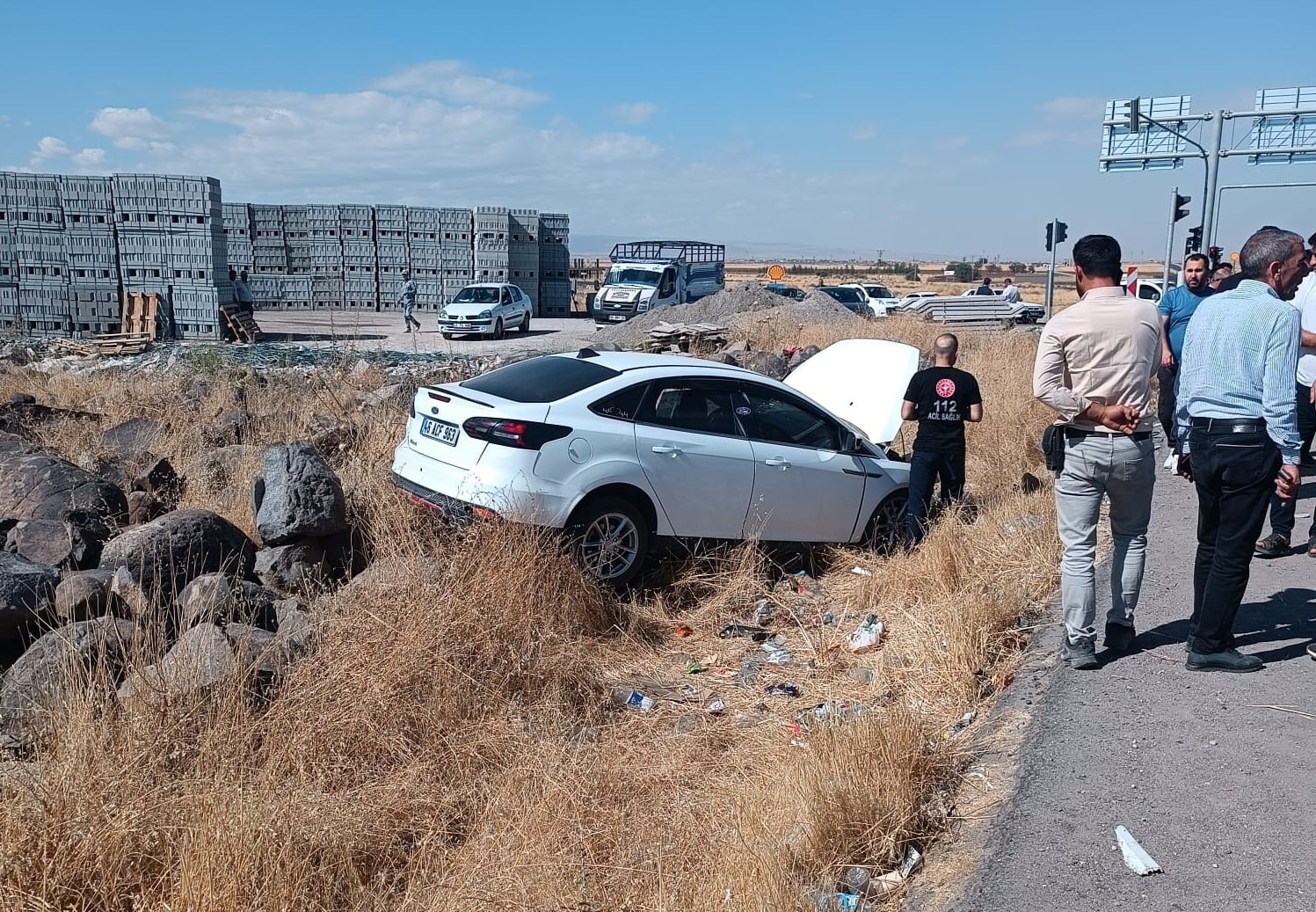 Diyarbakır'da TIR ile otomobil çarpıştı; 6 yaralı