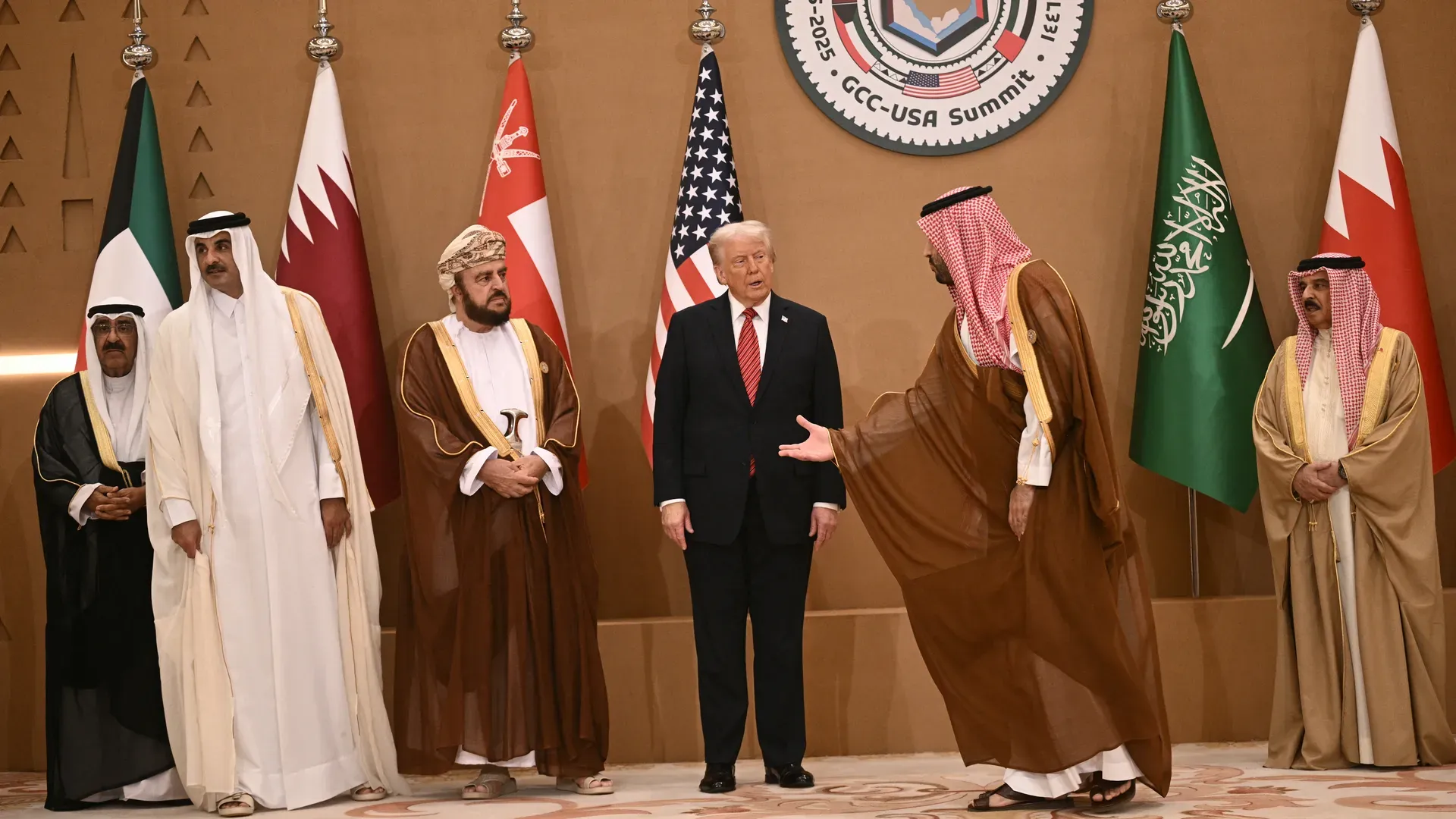 Trump Orta Doğu kilidini açmak için Körfez ülkelerini topluyor