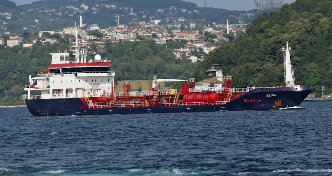 SON DAKİKA... İstanbul'da 2 gemi çarpıştı: 10 kişi kayıp