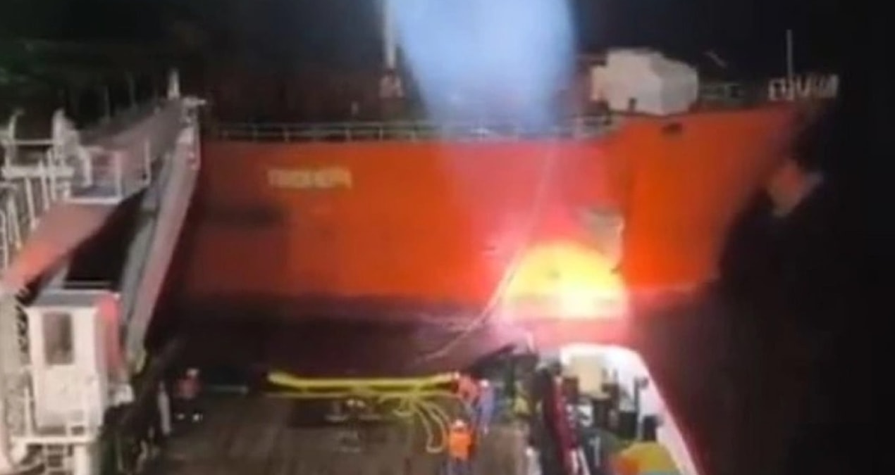 Marmara'da 96 bin tonluk petrol tankeri arıza nedeniyle sürüklendi