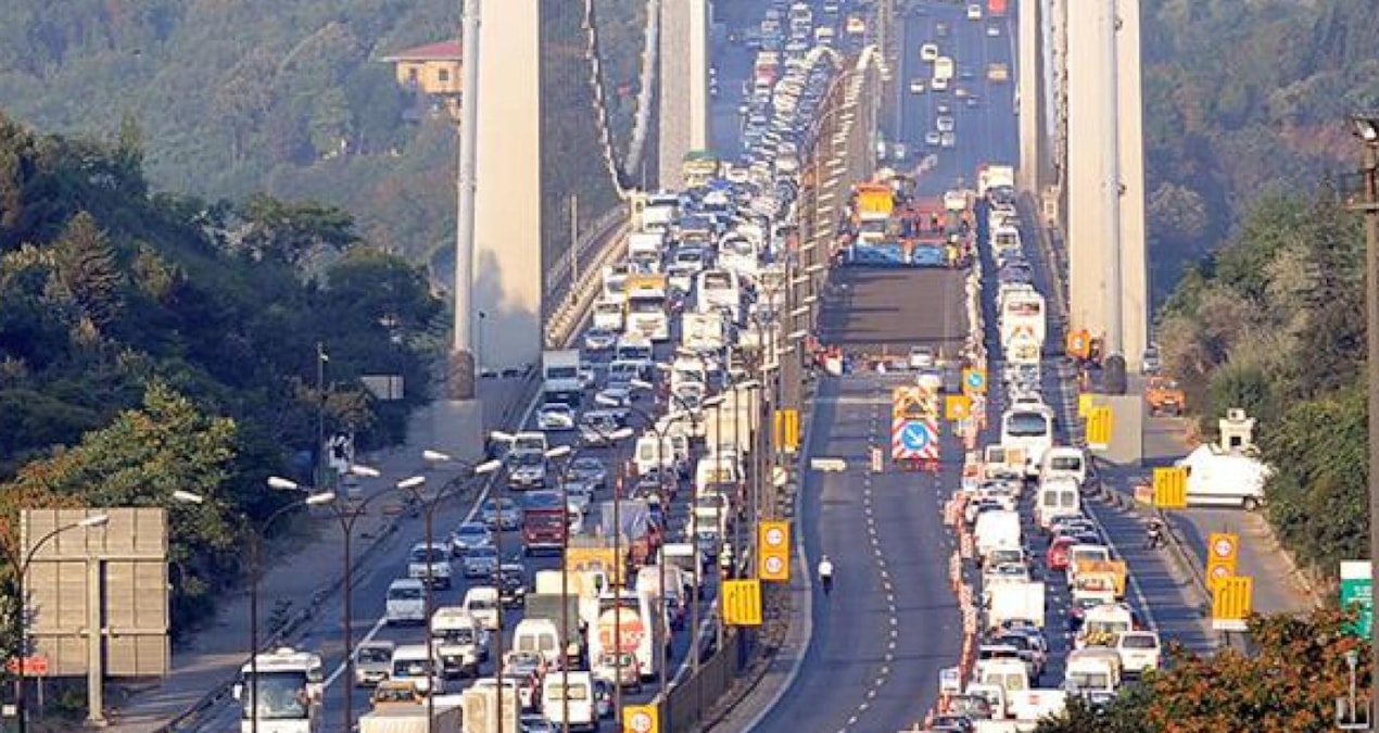 İstanbullular yandı! Bugün işten çıkanlar evine saatler sonra varabilecek