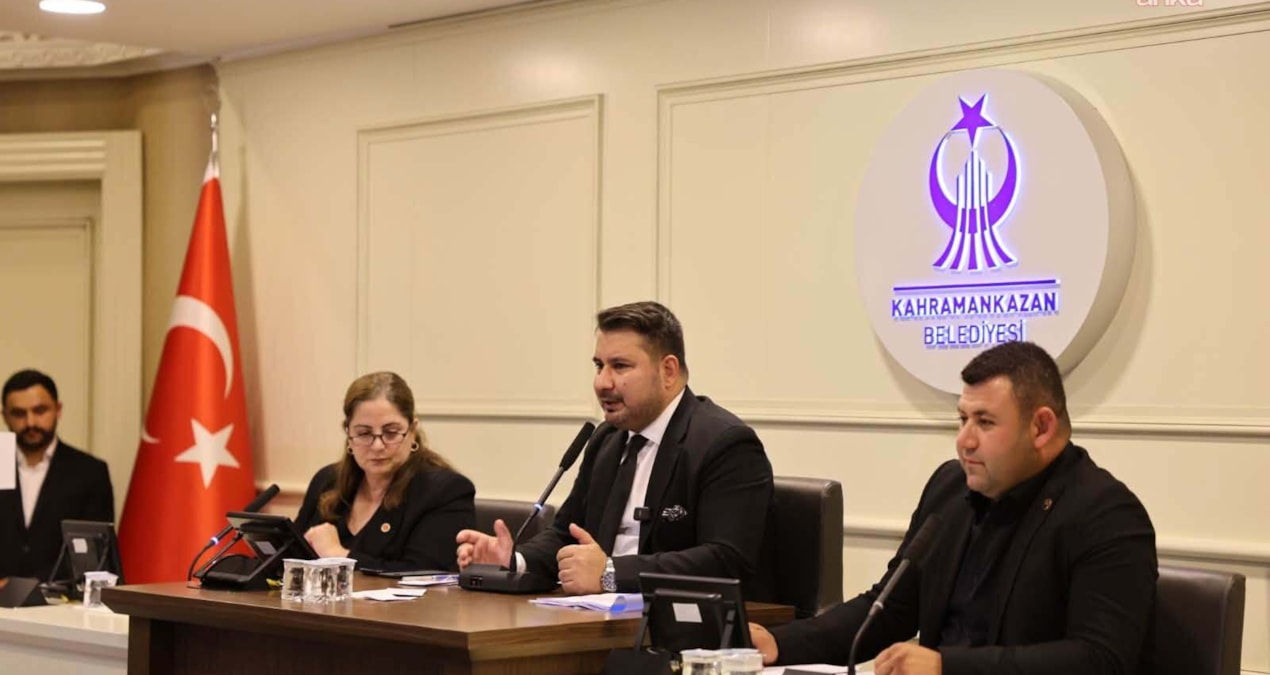 AKP’li başkan kendi partisini eleştirdi, Mansur Yavaş’a övgüler yağdırdı