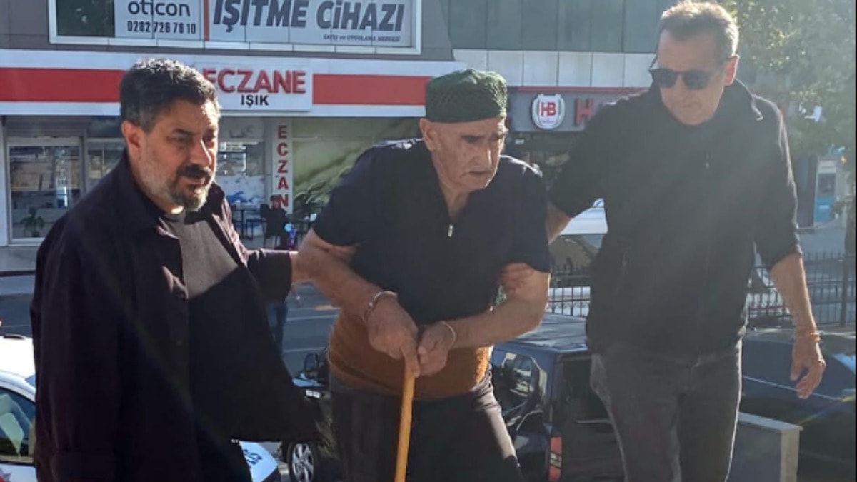 Karısını satırla katleden bastonlu dedenin 24 torunu varmış