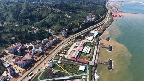 Rize'de sel ve heyelan sonrası çamurla mücadele başladı