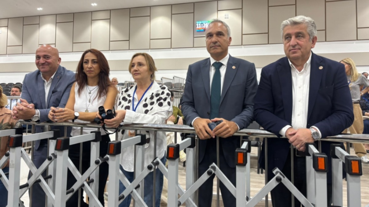 YENİ Partili vekil duruşma salonundan atıldı