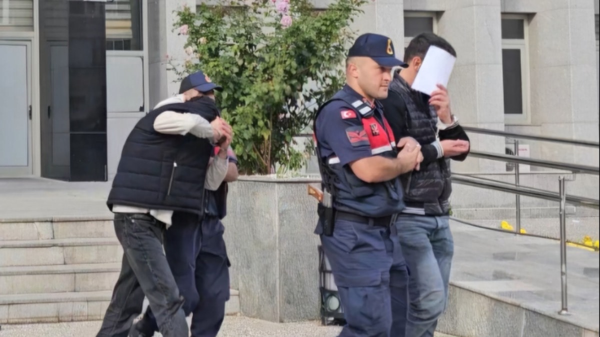 Jandarmadan uyuşturucu tacirlerine suçüstü: 4 tutuklama