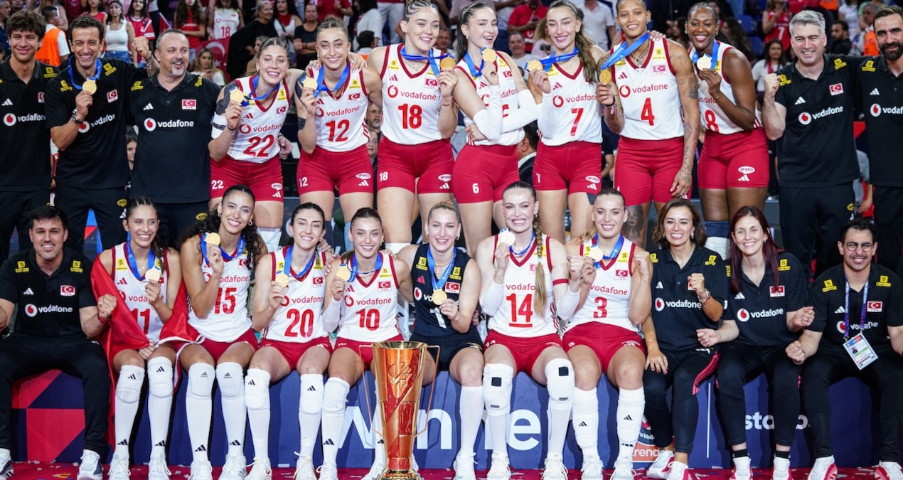 TRT spikerinin şampiyonluk sözleri gündem oldu! Tüyleri diken diken etti