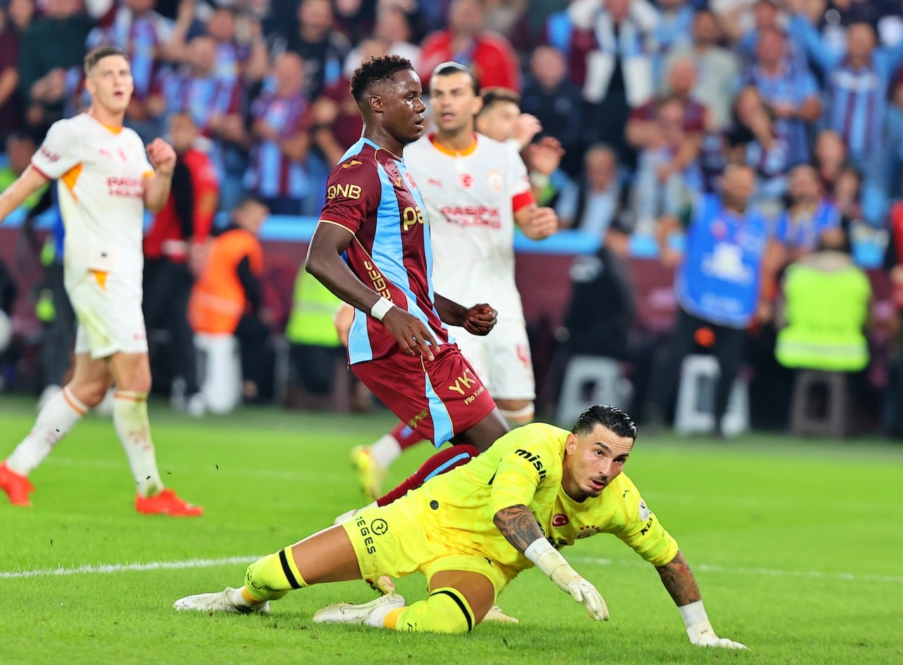 Galatasaray'ın defansı alarm veriyor! 60 yılın en kötüsü