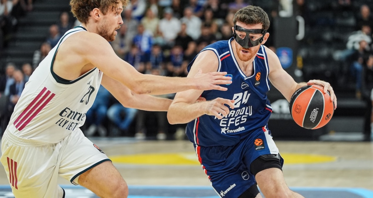 Anadolu Efes Real Madrid'i devirdi