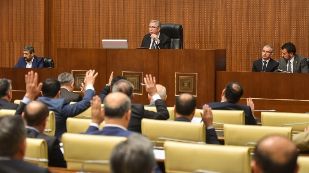 Yavaş'ın ardından 30 istifa: CHP'nin üye sayısı 11'e düştü
