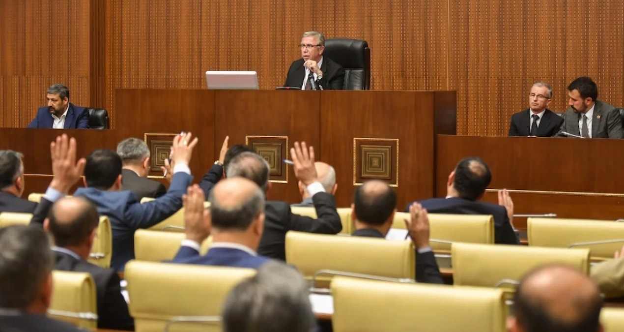 Ankara Büyükşehir Belediye Meclisi’nde CHP’den 30 istifa
