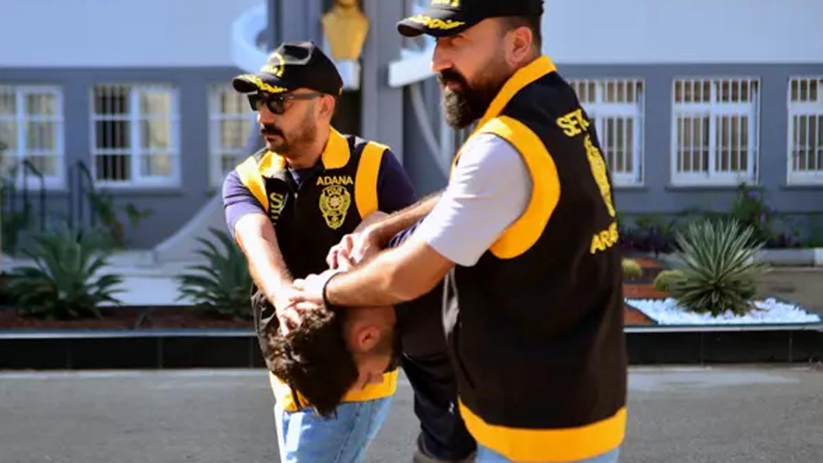 317 suçtan aranan firari, saklandığı evde yakalandı