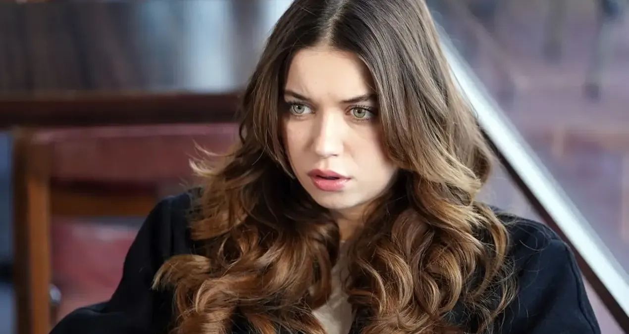 Afra Saraçoğlu Gözaltına Alındı: Olayın Detayları Şaşırtıyor