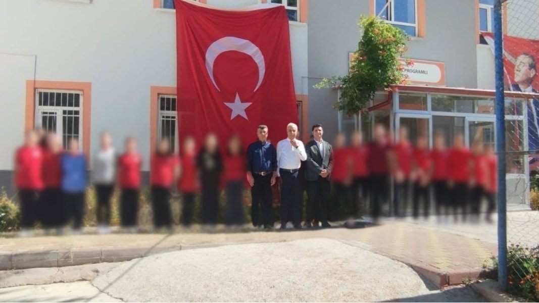 AKP teşkilatından tepki çeken paylaşım: Okul denetimi yaptılar!