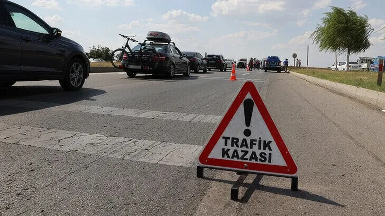 Otomobilin çarptığı Ukraynalı 2 kişi hayatını kaybetti
