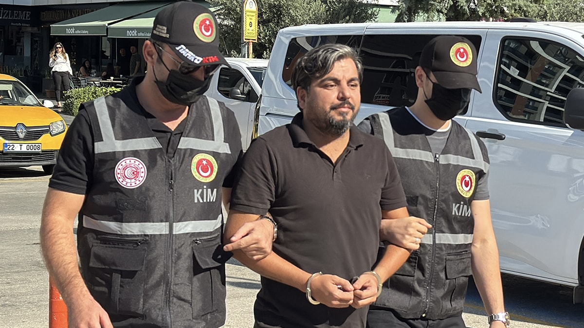 Arif Kocabıyık'tan 'Nereye kaçacaksın?' sorusuna adliye önünde cevap