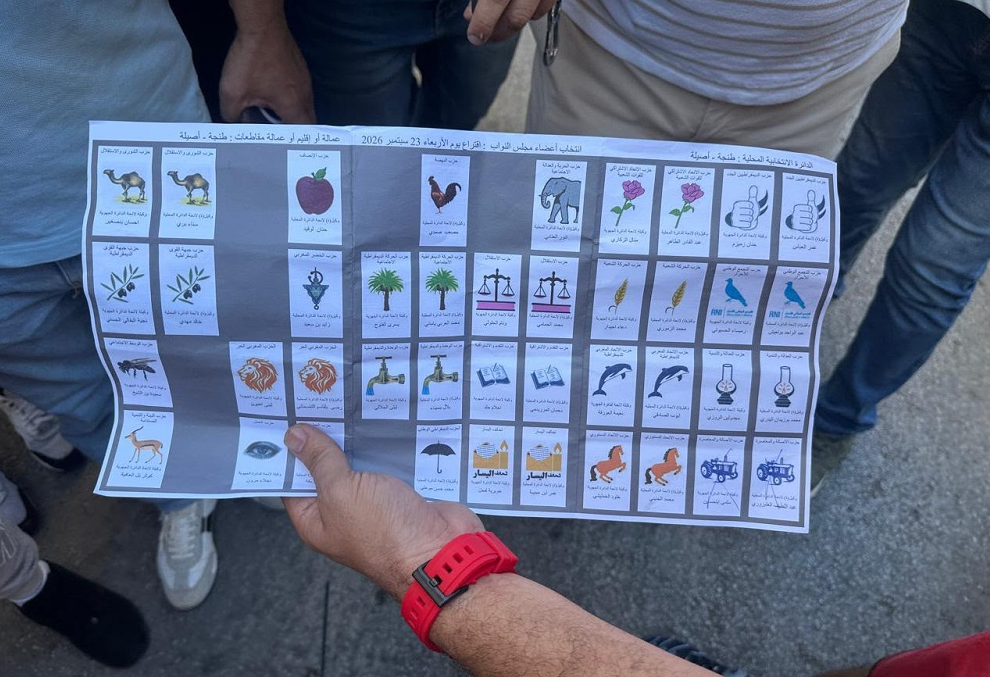 Seçim günü önceden işaretlenmiş oy pusulaları ülkeyi karıştırdı