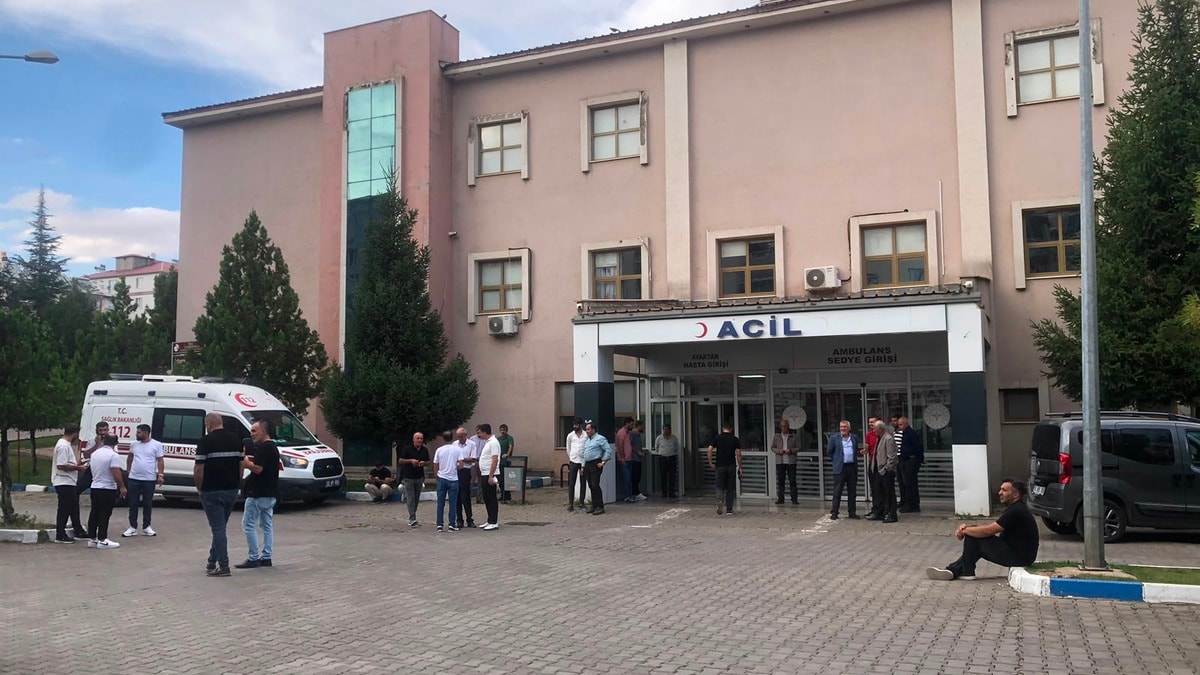 Baba engelli oğlunu gezdirmeye çıktı, şarampole yuvarlandı