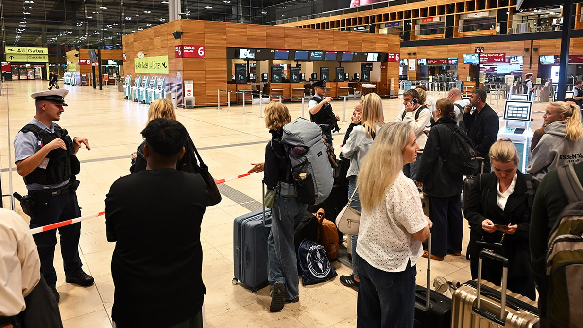 Berlin Havalimanı "tehlikeli madde alarmı" nedeniyle boşaltıldı