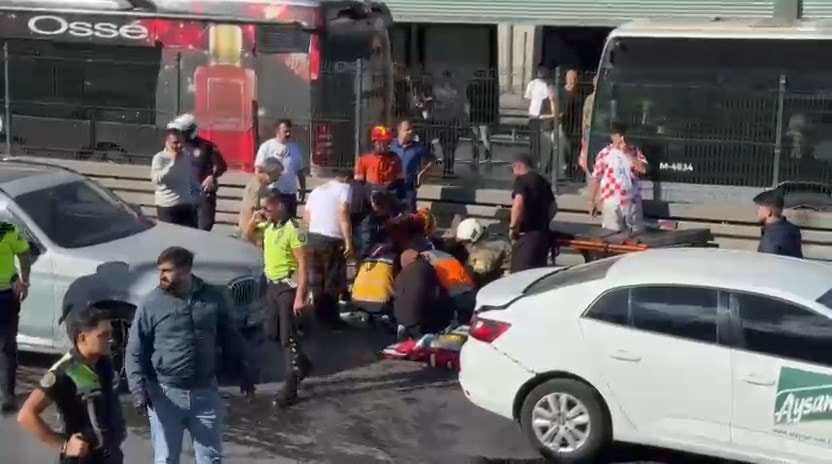 Beylikdüzü'nde krkru dolu dakikalar! Yaralılar var