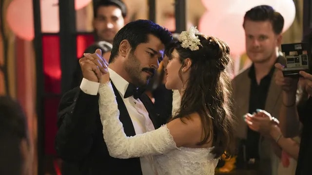 Burak Özçivit’in yeni dizisinin yayın günü belli oldu