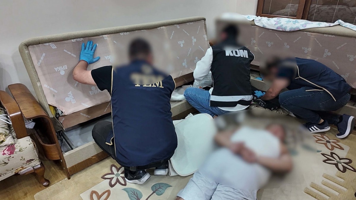 Yıldızlar örgütüne operasyon: 8 şüpheli gözaltında