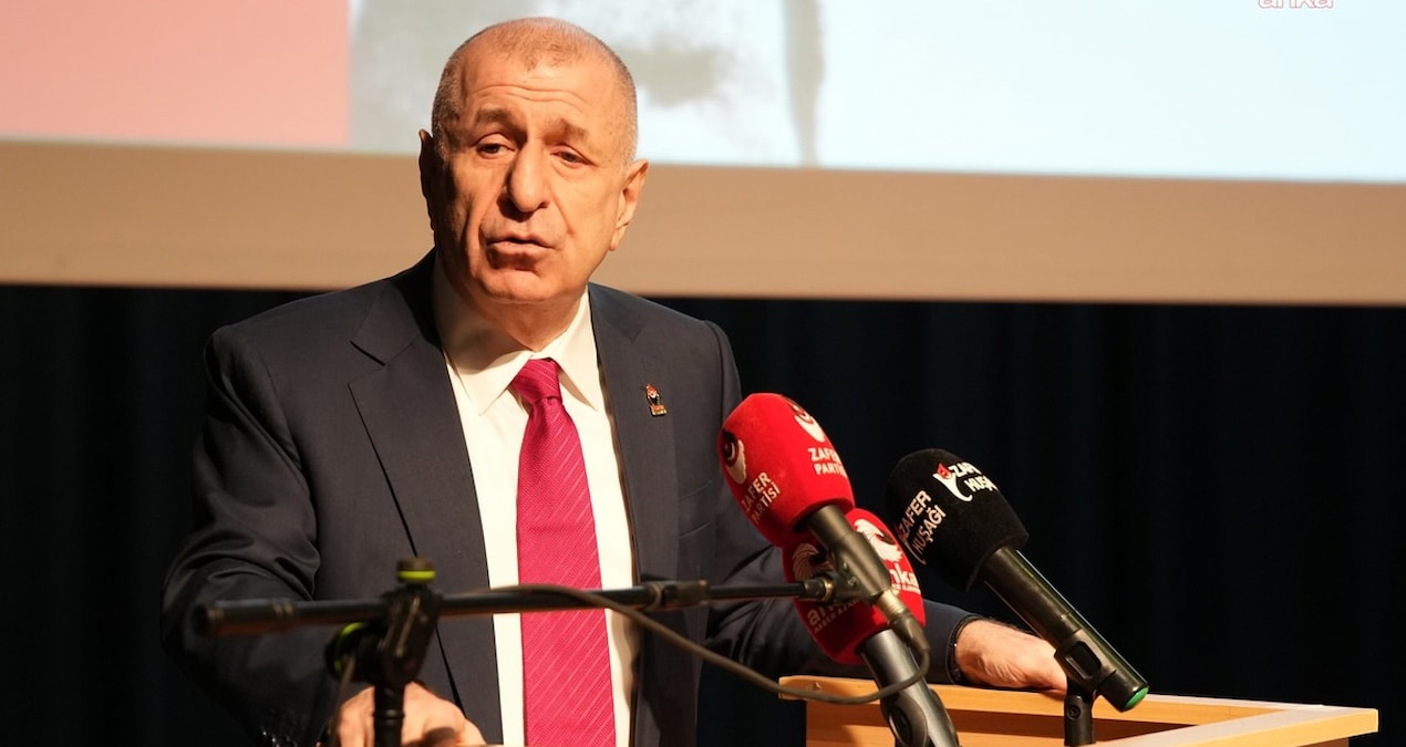 Özdağ, ilk maaşıyla kendisine hediye alan gencin notunu paylaştı
