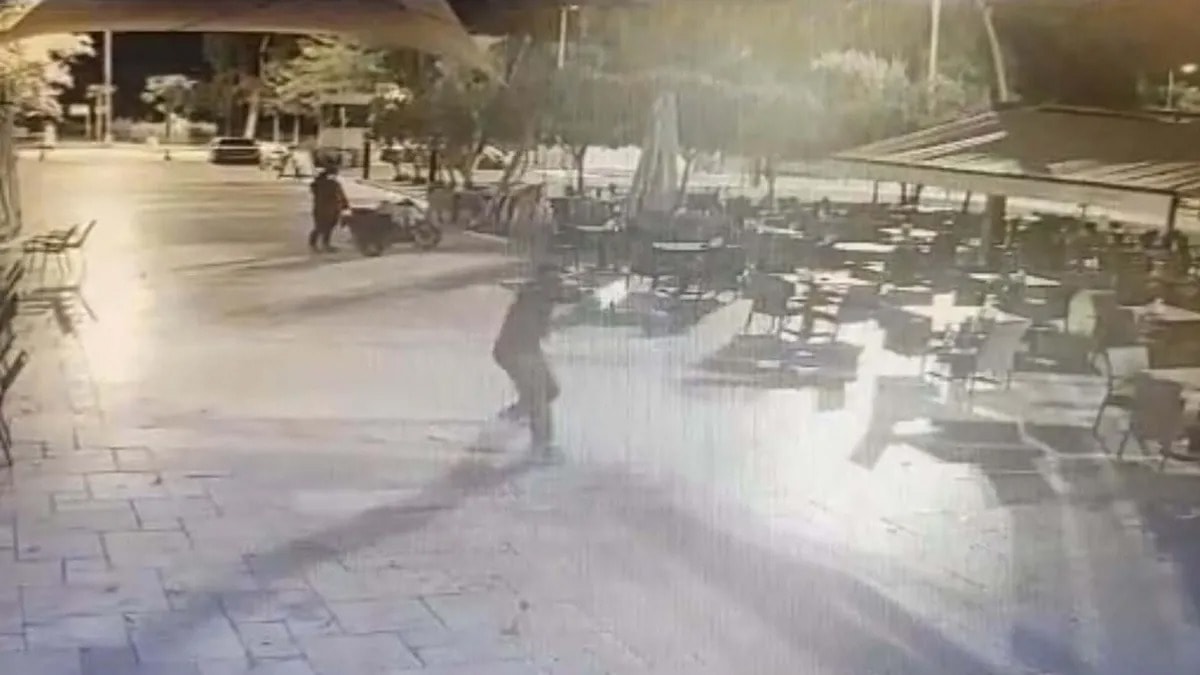 İzmir'de belediye kafesine silahlı saldırı: Saldırganlar yakalandı