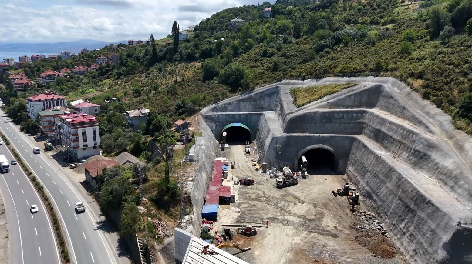 Dağların arasından tünel tünel açılıyor: 54 kilometrelik dev hat o ilin trafik çilesini bitirecek