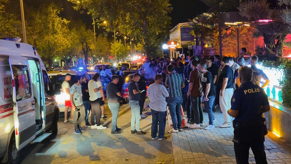 Restorandaki kavgada ortalık kan gölüne döndü: Ölü ve yaralılar var