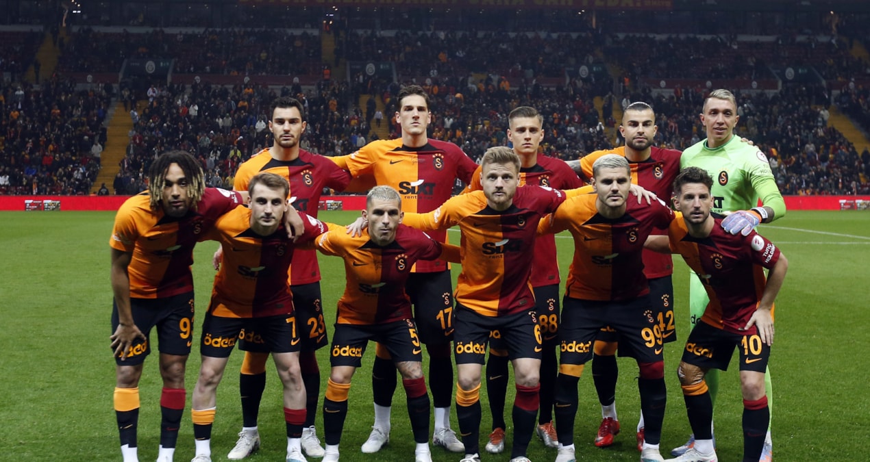 Galatasaray'ın eski yıldızı 33 yaşında futbolu bıraktı