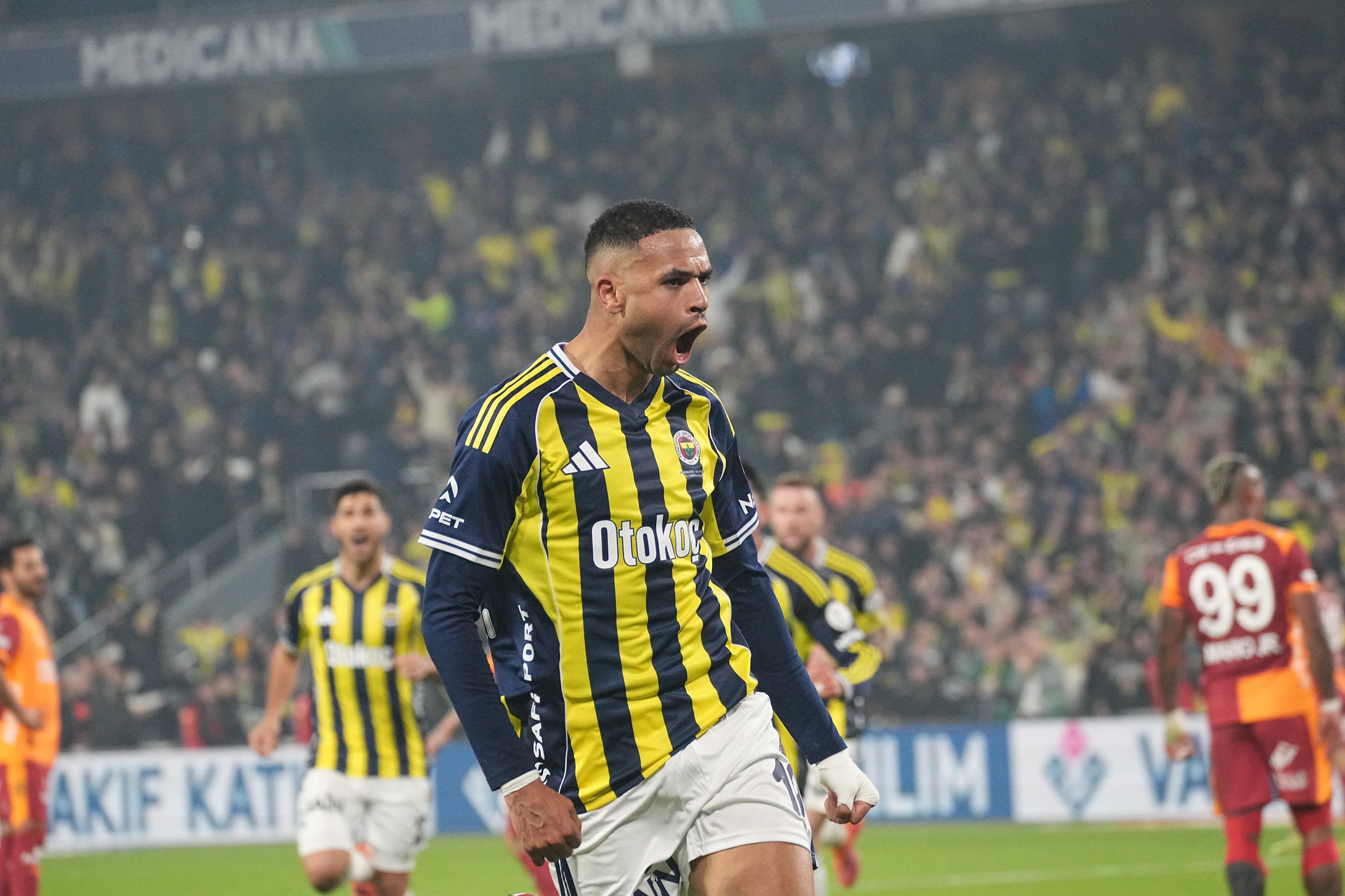 Fenerbahçe'de transfer yasağının altından En Nesyri çıktı