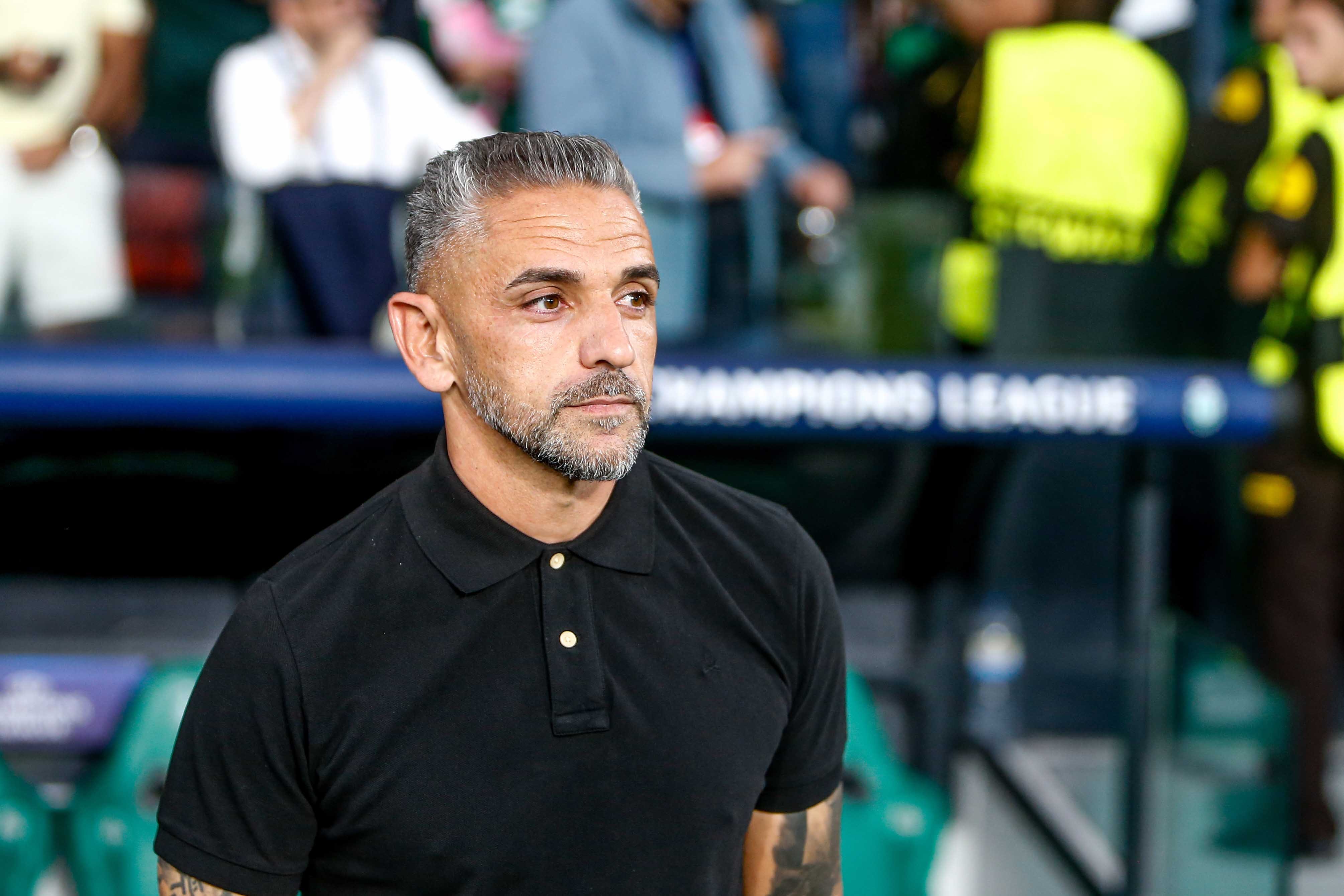 Sporting'in hocası, Galatasaraylıları çileden çıkardı