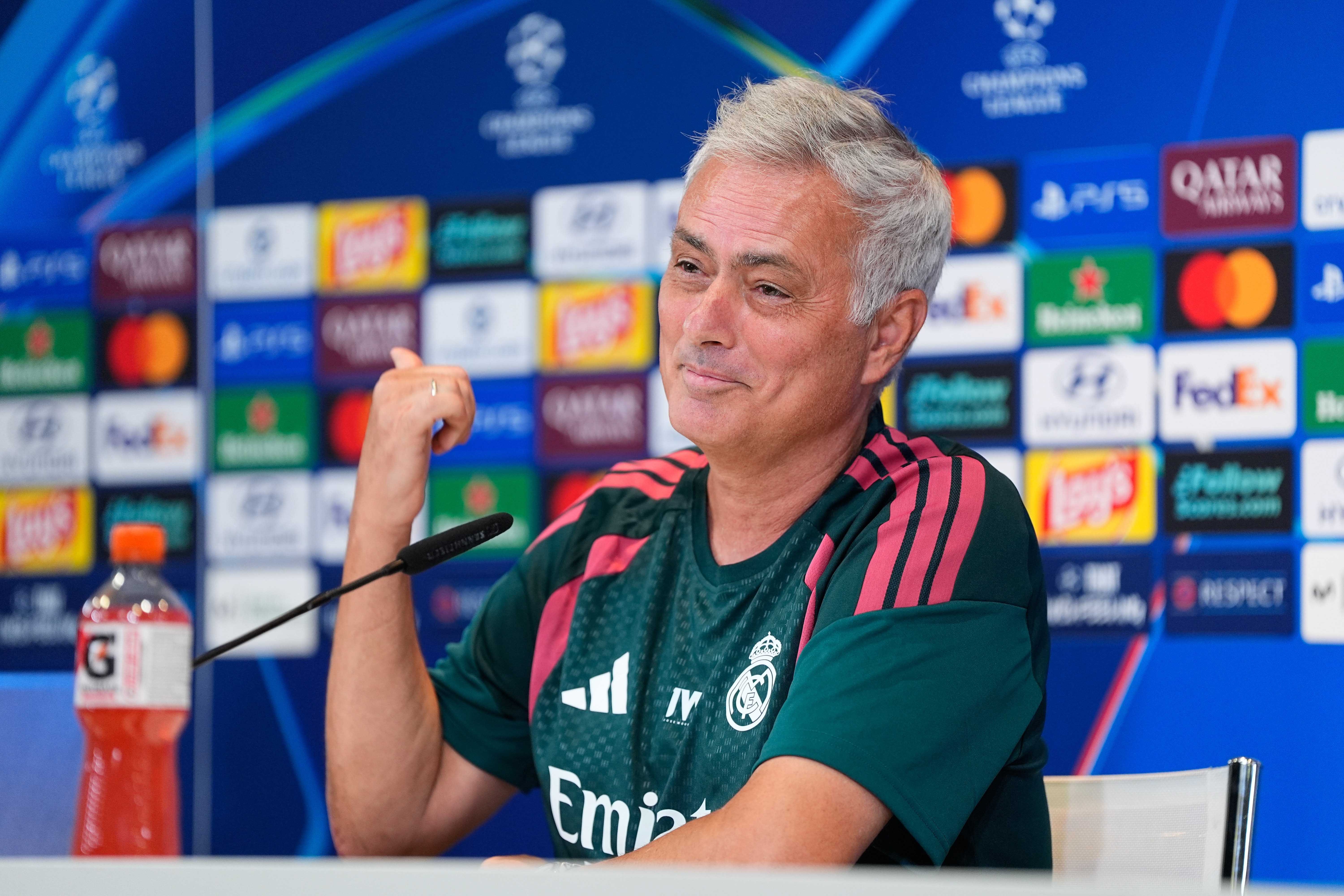 Mourinho'dan olay derbi yorumu: 'Türkiye'de, hiç başlamayalım bile...'