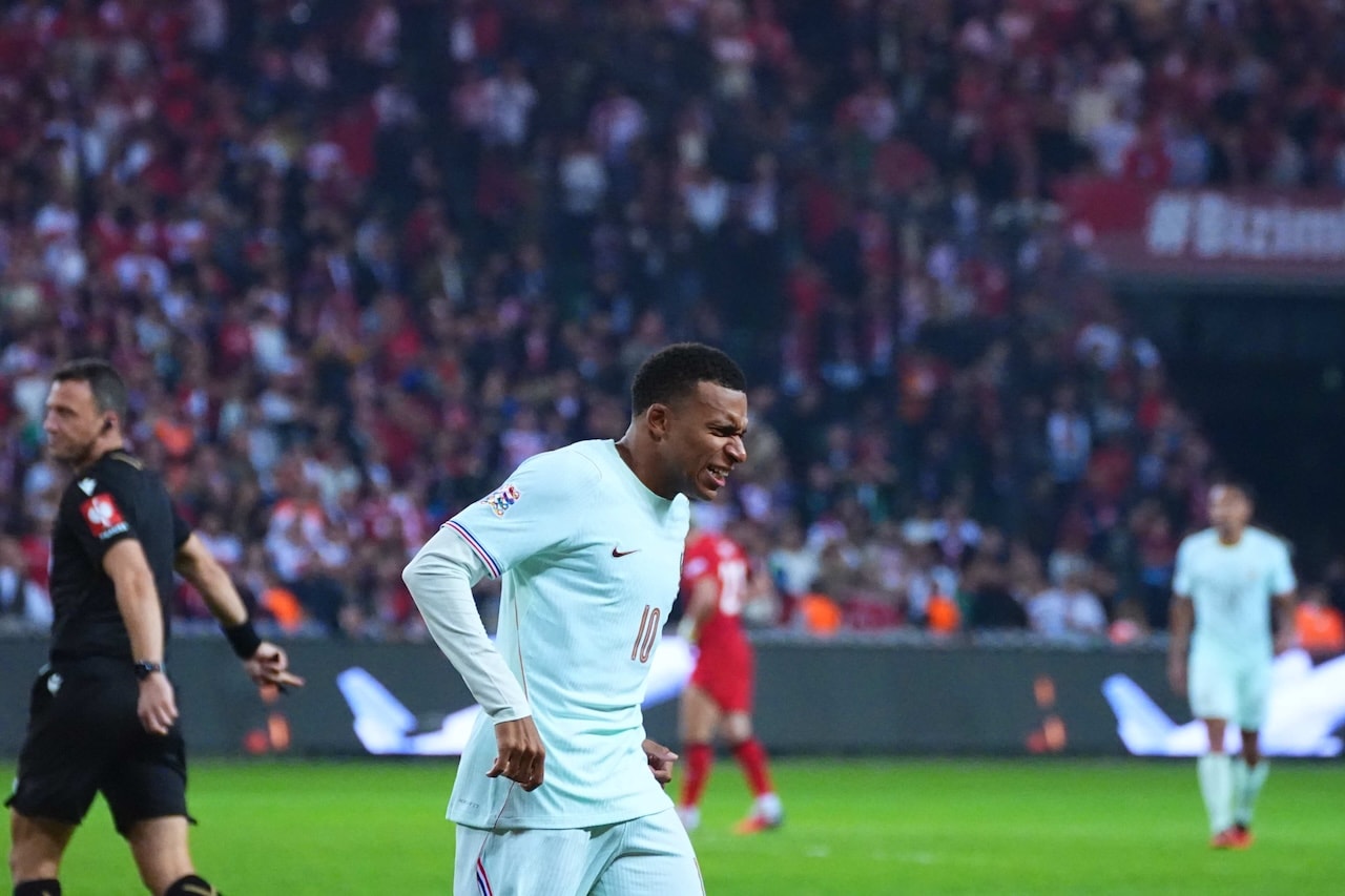 Dünya yıldızı Türkiye'de sakatlandı! Maça devam edemedi