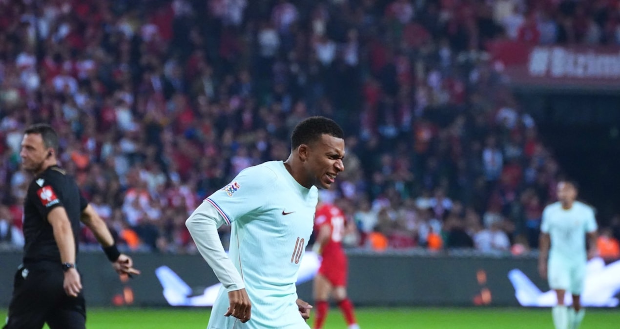 Kylian Mbappe golü attı, oyundan çıkmak zorunda kaldı! Dünya yıldızı Türkiye'de sakatlandı